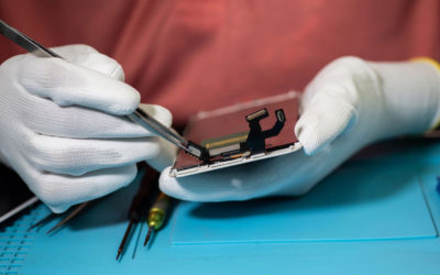 Why You Should Choose a Mobile Phone Repair Service at Home